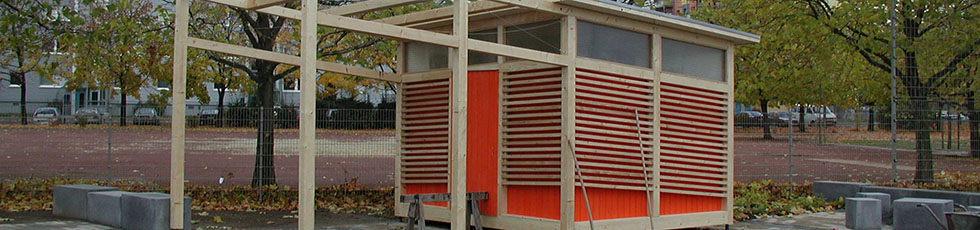 Gerätehaus mit moderner Pergolakonstruktion - Ulrike Kühn Aussen Raum Ausstattung