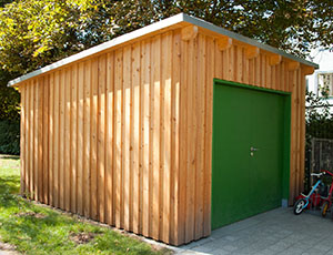 Gerätehaus aus Holz mit Doppeltür in grün - Ulrike Kühn Aussen Raum Ausstattung