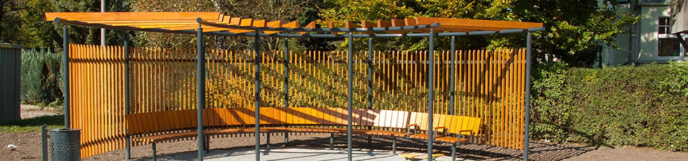 Zweireihige Stahl/ Holz- Pergola mit Rundbank - Ulrike Kühn Aussen Raum Ausstattung Zweireihige Stahl/ Holz- Pergola mit Rundbank - Ulrike Kühn Aussen Raum Ausstattung