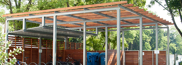 Pergola mit untergehangenem Dach aus Trapezblech - Ulrike Kühn Aussen Raum Ausstattung Pergola mit untergehangenem Dach aus Trapezblech - Ulrike Kühn Aussen Raum Ausstattung