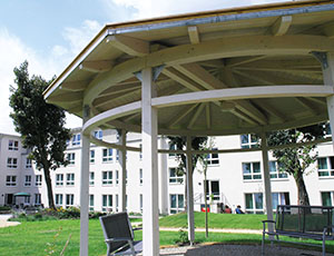 Runder Holzpavillon - Ulrike Kühn Aussen Raum Ausstattung Runder Holzpavillon - Ulrike Kühn Aussen Raum Ausstattung